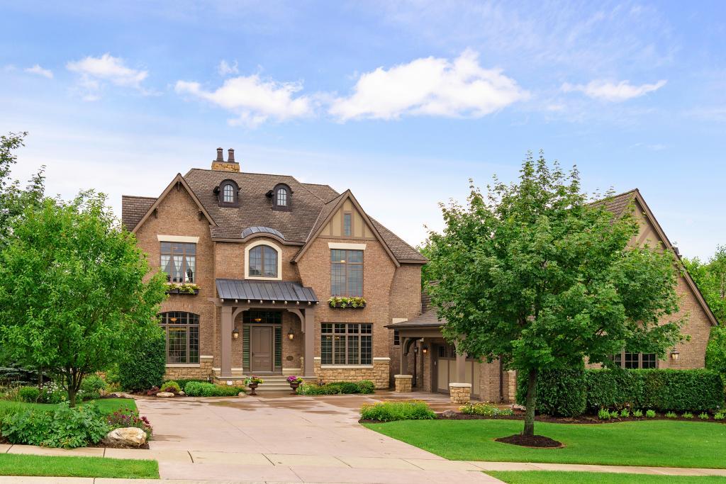 9610 Sky Lane Eden Prairie, MN 55347