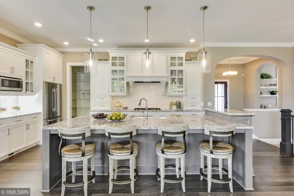 6675 Waterford Lane Victoria, MN 55331