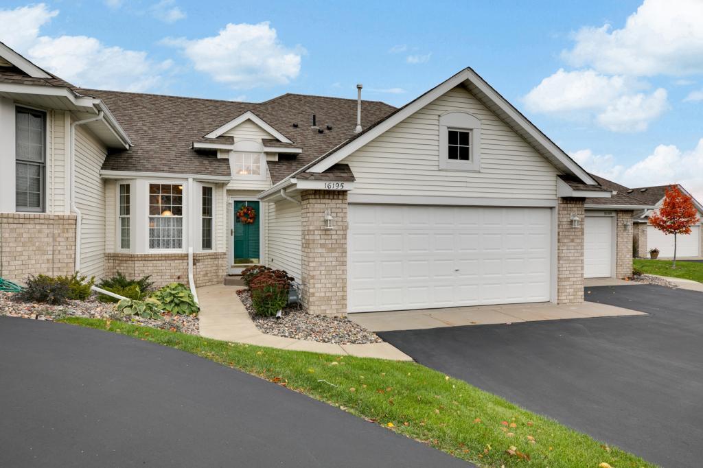 16195 Crystal Hills Drive Lakeville, MN 55044